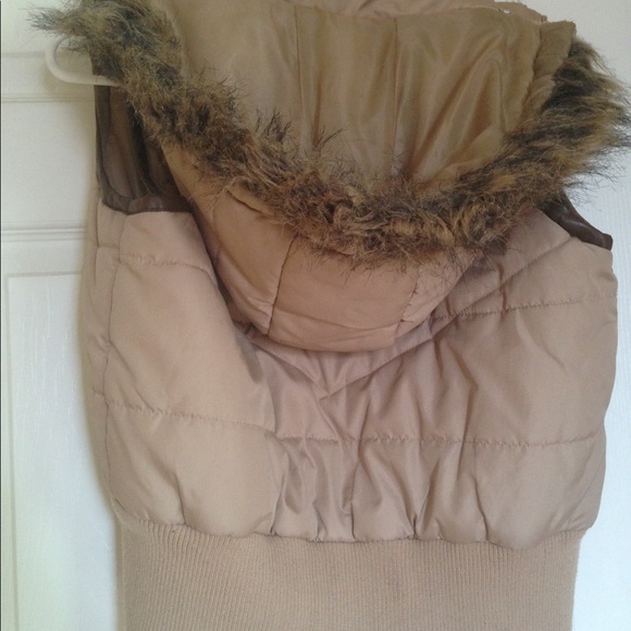 Outerwear Vest With Faux Fur - Picture 7 of 7